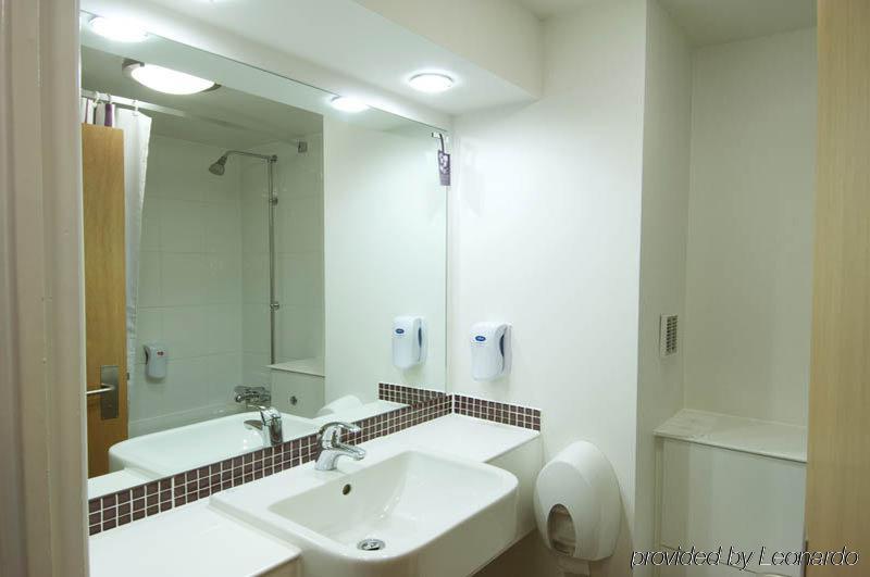 Premier Inn Premier Inn Rhuddlan Ngoại thất bức ảnh