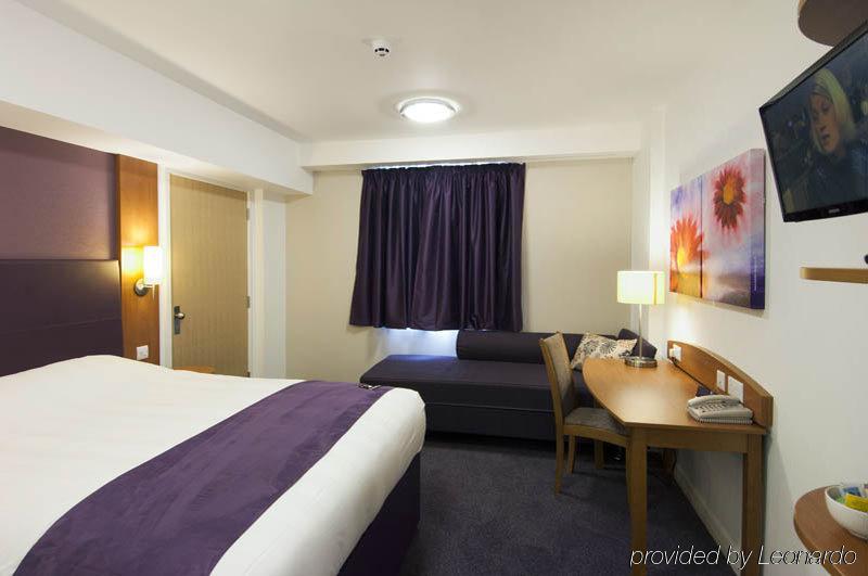 Premier Inn Premier Inn Rhuddlan Ngoại thất bức ảnh